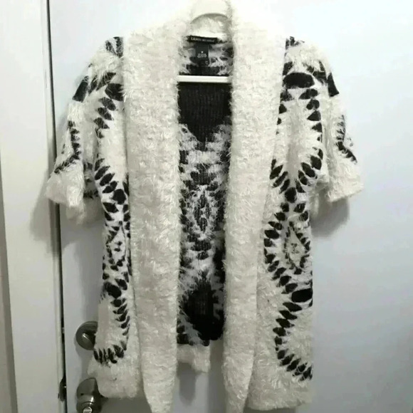 Lauren Michelle Cardigan Aztec Print - Picture 2 of 4